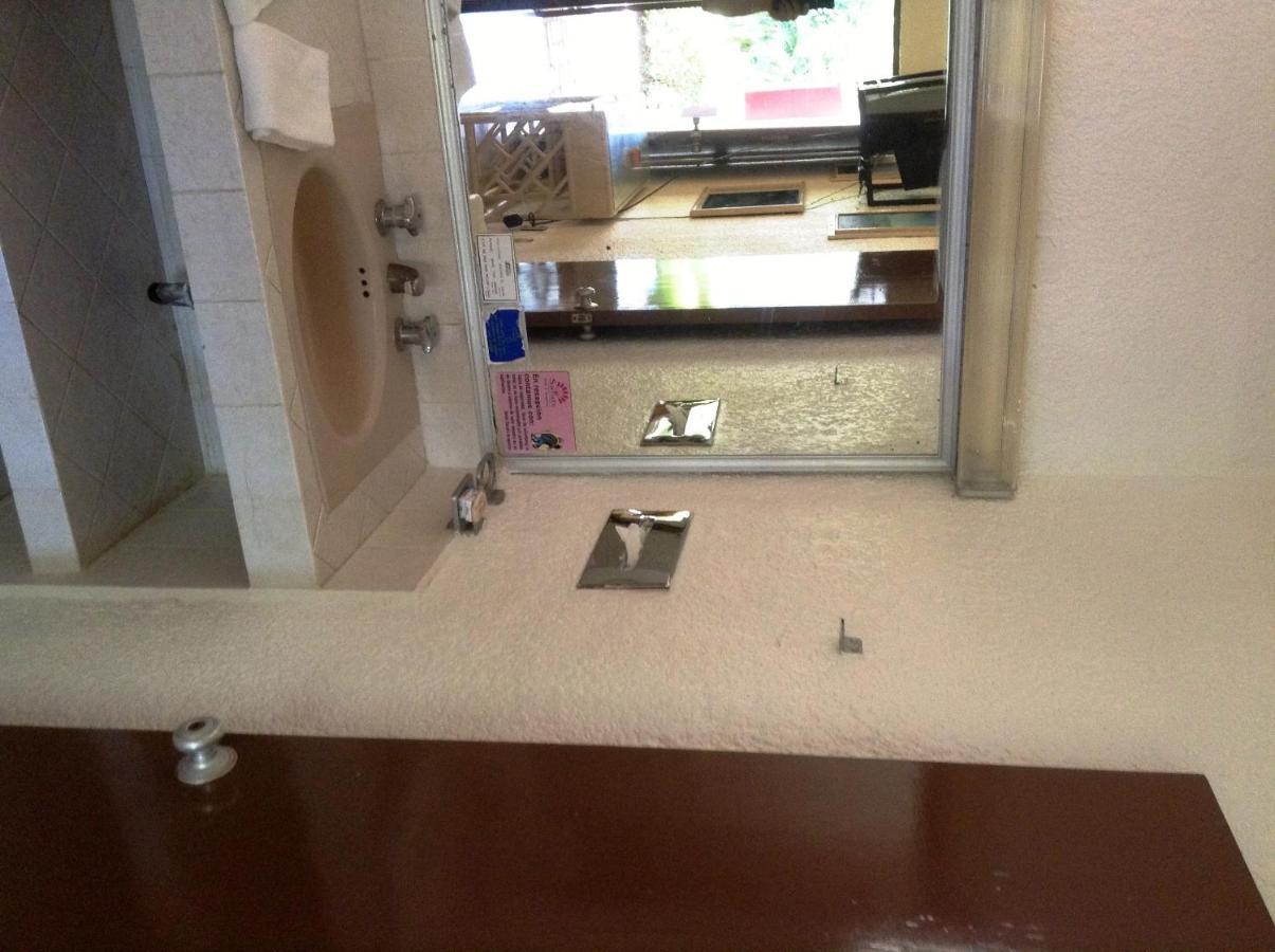 Sands Acapulco Hotel & Bungalows Экстерьер фото
